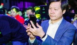 雷軍手拿手機(jī)爆料視頻播放,最新科技動(dòng)態(tài)一網(wǎng)打盡！”