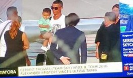 竇驍陳都靈最新爆料新聞,甜蜜互動引熱議，戀情曝光引關注